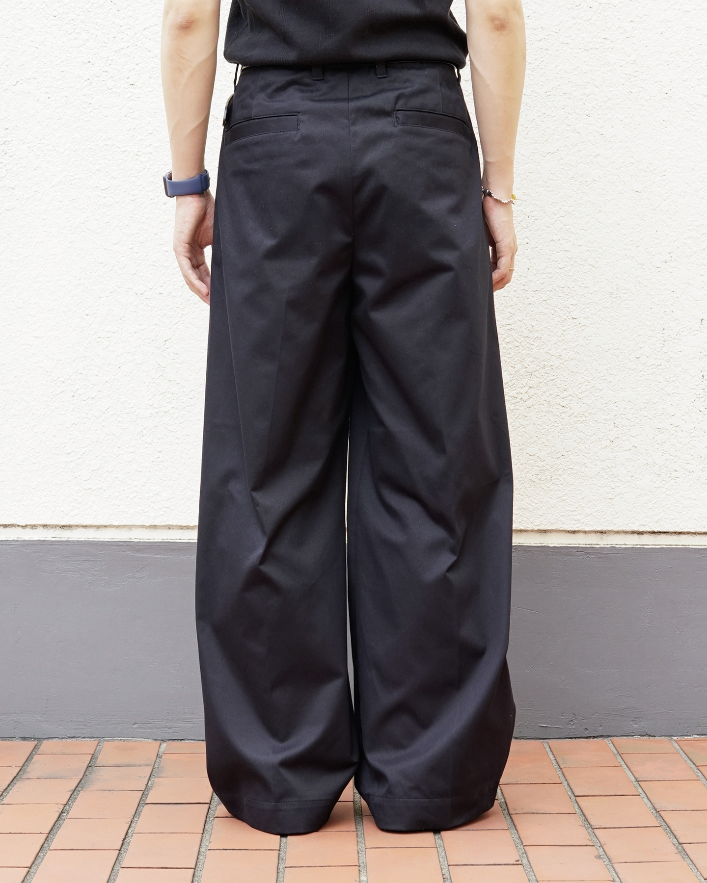 新型の王道チノパン